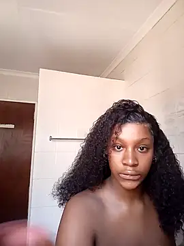 Snapshot of Candy_Love_18 chatting on December 4, 2024, 7:17 am Candy Love 18 online show from December 4, 2024, 7:17 am