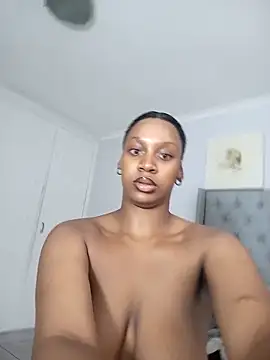 Snapshot of Candy_Love_18 chatting on February 13, 2025, 3:35 pm Candy Love 18 online show from February 13, 2025, 3:35 pm