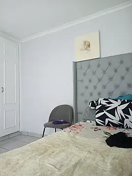 Snapshot of Candy_Love_18 chatting on February 14, 2025, 1:02 am Candy Love 18 online show from February 14, 2025, 1:02 am