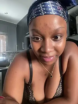 Snapshot of Candy_Love_18 chatting on February 20, 2026, 9:10 am Candy Love 18 online show from February 20, 2026, 9:10 am