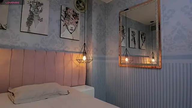 Annie Cute18  online show from November 19, 2025, 10:21 pm