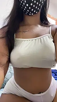 larissa1705 online show from January 8, 2025, 3:39 pm