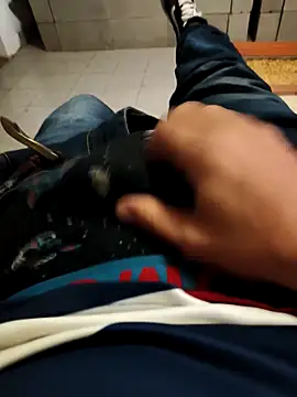 Snapshot of ReyDeCora chatting on November 6, 2025, 4:02 am ReyDeCora online show from November 6, 2025, 4:02 am