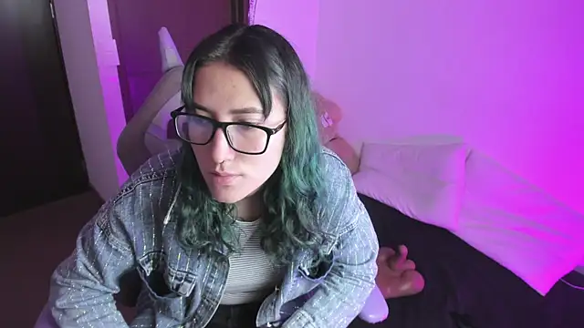 Snapshot of hitomi_arata chatting on February 6, 2025, 2:15 pm hitomi arata online show from February 6, 2025, 2:15 pm