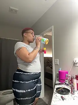 Snapshot of SexyHoneyRedd chatting on December 17, 2024, 11:49 pm SexyHoneyRedd online show from December 17, 2024, 11:49 pm