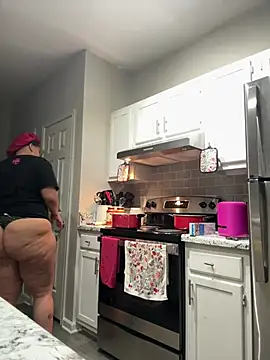 Snapshot of SexyHoneyRedd chatting on January 1, 2025, 1:37 am SexyHoneyRedd online show from January 1, 2025, 1:37 am