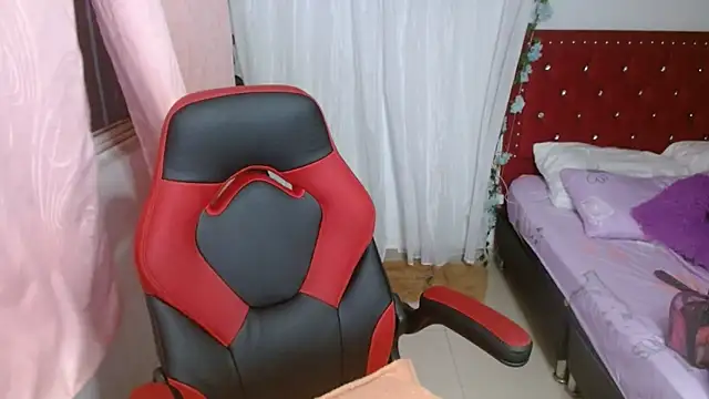 helenca43 online show from November 14, 2025, 8:57 am