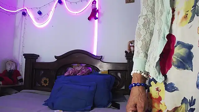 DominaLeona online show from December 19, 2024, 6:34 pm