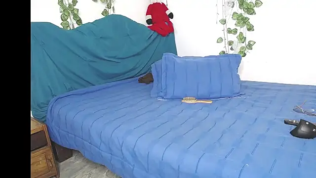 DominaLeona online show from November 15, 2025, 5:53 pm