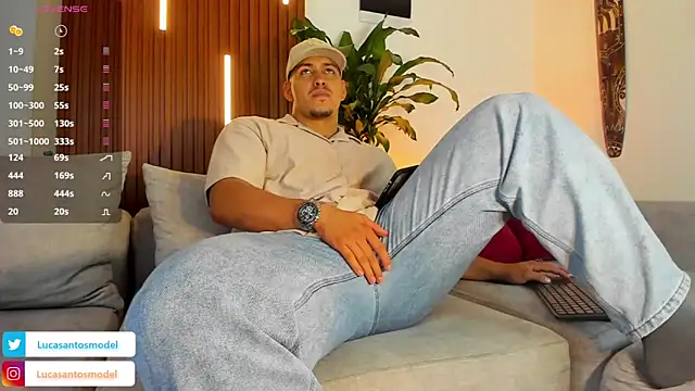 lucasanto  online show from November 14, 2025, 1:15 am