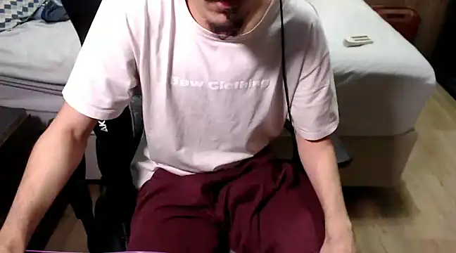 Snapshot of ViniBruv chatting on February 6, 2025, 12:33 am ViniBruv online show from February 6, 2025, 12:33 am