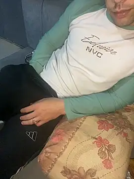 Snapshot of YawlingJingoist chatting on November 19, 2025, 2:00 am YawlingJingoist online show from November 19, 2025, 2:00 am