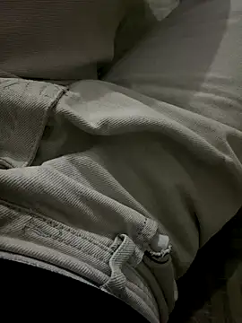 Snapshot of YawlingJingoist chatting on November 21, 2025, 5:44 pm YawlingJingoist online show from November 21, 2025, 5:44 pm