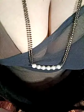 Snapshot of Beautyy38 chatting on October 27, 2025, 3:10 am Beautyy38 online show from October 27, 2025, 3:10 am