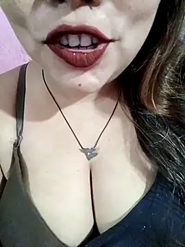 Snapshot of Beautyy38 chatting on November 9, 2025, 3:27 am Beautyy38 online show from November 9, 2025, 3:27 am