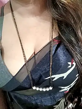 Snapshot of Beautyy38 chatting on November 11, 2025, 3:06 am Beautyy38 online show from November 11, 2025, 3:06 am