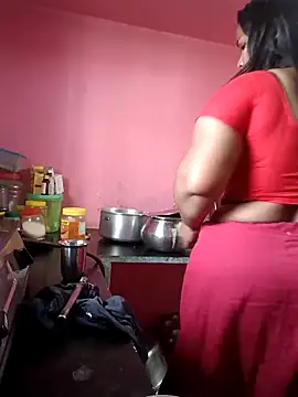 Snapshot of Renuma chatting on December 23, 2025, 5:38 am Renuma online show from December 23, 2025, 5:38 am