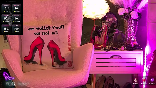 ZoeMesmerize online show from October 31, 2025, 6:47 am