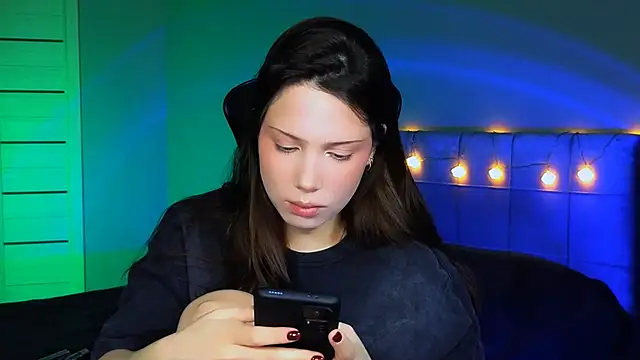 Stacy Gonzales  online show from December 10, 2024, 6:22 am