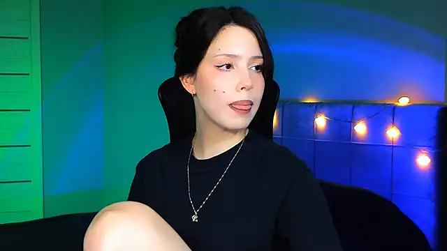 Stacy Gonzales  online show from February 1, 2025, 9:21 am