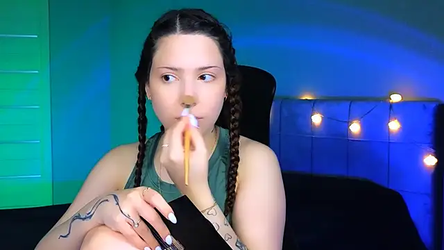 Stacy Gonzales  online show from March 19, 2025, 6:03 am