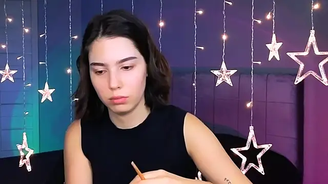 Stacy Gonzales  online show from October 5, 2025, 6:23 am