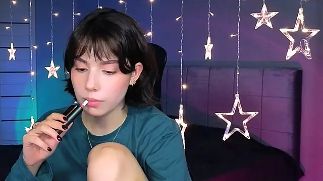 Stacy Gonzales  online show from October 28, 2025, 11:58 am