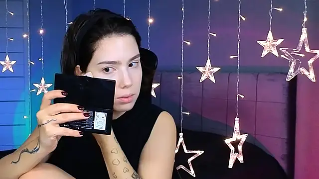 Stacy Gonzales  online show from November 2, 2025, 9:33 am