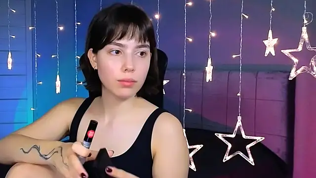 Stacy Gonzales  online show from November 4, 2025, 6:56 am