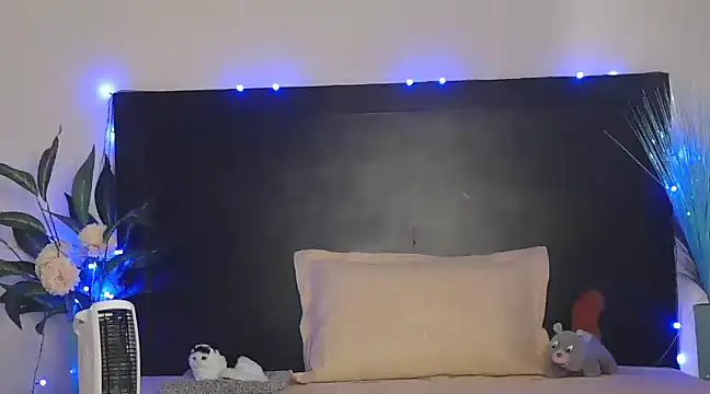 WildRuhi20 online show from February 6, 2025, 6:40 am