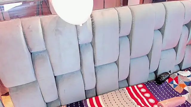 RoseTaylor   online show from February 15, 2026, 8:57 am