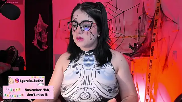 Lin-cute online show from October 25, 2025, 5:37 am