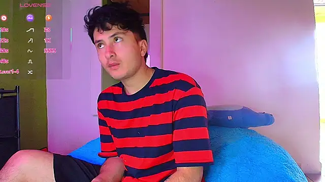 Snapshot of santyago_taylor chatting on November 24, 2025, 6:51 pm santyago taylor online show from November 24, 2025, 6:51 pm