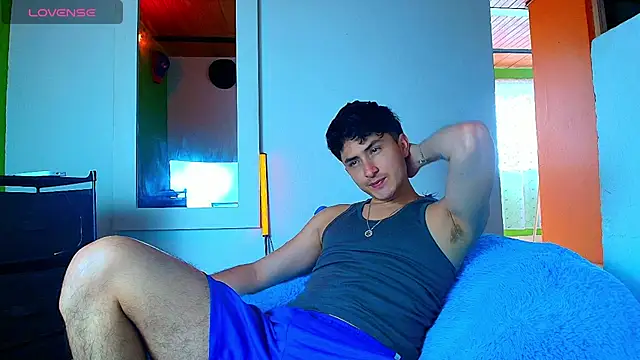 Snapshot of santyago_taylor chatting on November 25, 2025, 7:03 pm santyago taylor online show from November 25, 2025, 7:03 pm