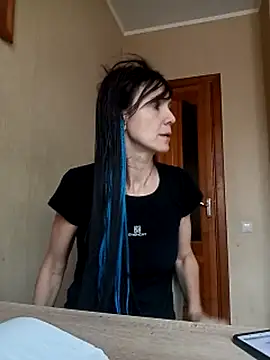 Francenia lolis online show from October 23, 2025, 8:57 am