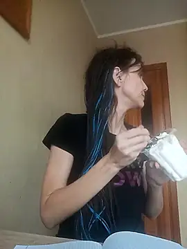 Francenia lolis online show from November 5, 2025, 10:04 am