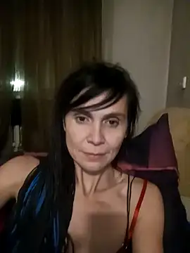 Francenia lolis online show from November 9, 2025, 9:24 pm