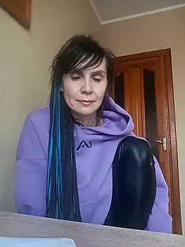 Francenia lolis online show from November 14, 2025, 10:36 am