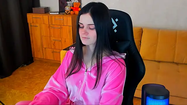 Snapshot of Lora_Cain chatting on January 13, 2025, 5:44 pm Lora Cain online show from January 13, 2025, 5:44 pm