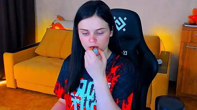 Snapshot of Lora_Cain chatting on January 15, 2025, 6:12 am Lora Cain online show from January 15, 2025, 6:12 am