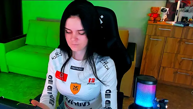 Snapshot of Lora_Cain chatting on February 12, 2025, 3:05 pm Lora Cain online show from February 12, 2025, 3:05 pm