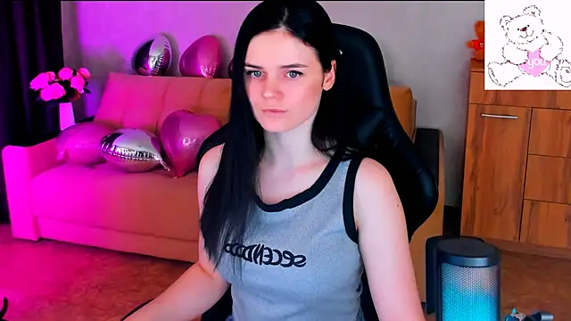 Snapshot of Lora_Cain chatting on February 14, 2025, 7:02 pm Lora Cain online show from February 14, 2025, 7:02 pm