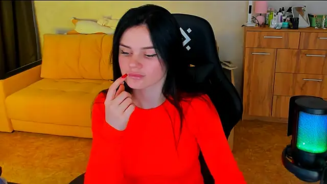 Snapshot of Lora_Cain chatting on March 1, 2025, 12:34 pm Lora Cain online show from March 1, 2025, 12:34 pm