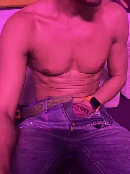 Snapshot of thesummerboy chatting on December 14, 2024, 9:24 pm thesummerboy online show from December 14, 2024, 9:24 pm