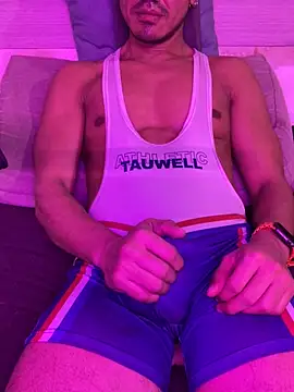 Snapshot of thesummerboy chatting on December 21, 2024, 7:56 am thesummerboy online show from December 21, 2024, 7:56 am