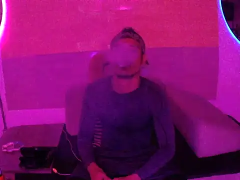 Snapshot of thesummerboy chatting on January 17, 2025, 3:55 am thesummerboy online show from January 17, 2025, 3:55 am