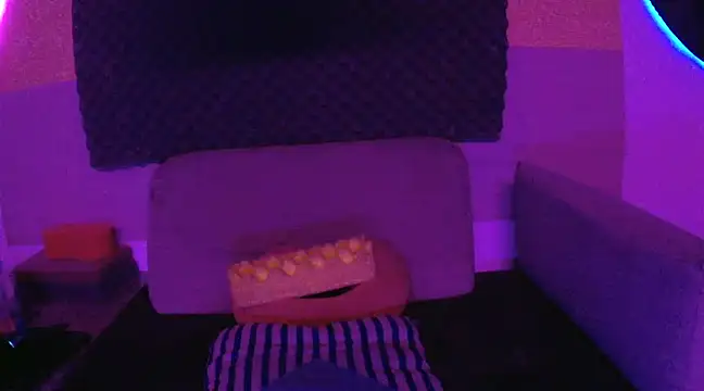 Snapshot of thesummerboy chatting on January 23, 2025, 11:15 am thesummerboy online show from January 23, 2025, 11:15 am