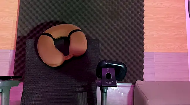 Snapshot of thesummerboy chatting on February 17, 2025, 2:37 pm thesummerboy online show from February 17, 2025, 2:37 pm