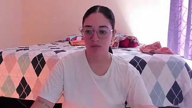 Snapshot of atenas_05_ chatting on May 31, 2026, 1:29 pm atenas 05 online show from May 31, 2026, 1:29 pm