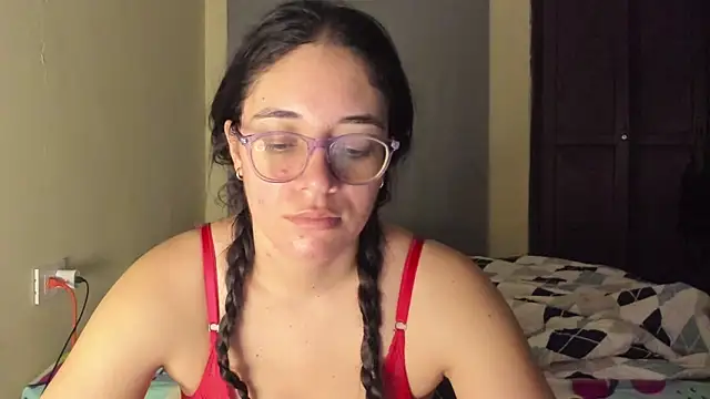 Snapshot of atenas_05_ chatting on June 11, 2026, 9:29 am atenas 05 online show from June 11, 2026, 9:29 am